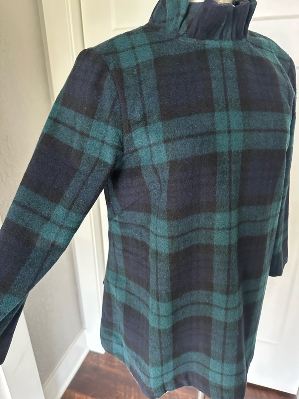 Tuckernuck Daphne Ruffle Tie-Back Wool Blend Top Blackwatch Plaid Small Preppy - Picture 8 of 14